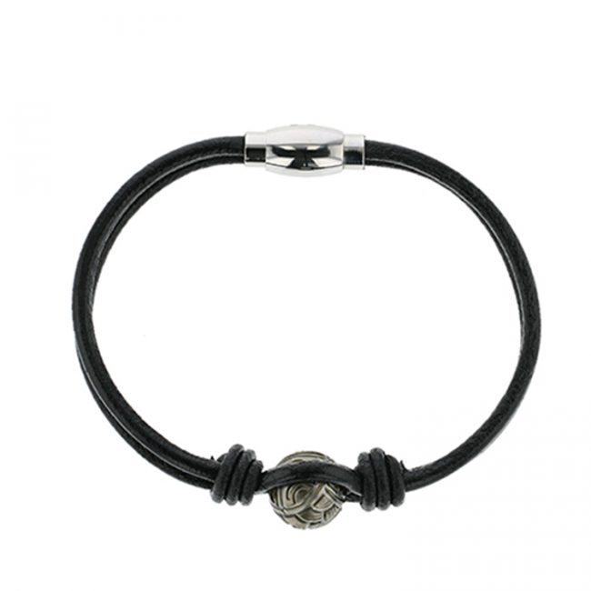 One Carved Pearl Black Leather Bracelet, Tahitian Pearl Jewelry, Tahitan Pearls, Tahiti, Luxury Pearl Jewelry, Pearl Ring, Pearl Bracelet, Pearl Earrings, Pearl Necklace, Pearl Diamond , His Hinerava collection, Man jewelry, Tahitian pearls for men, One Pearl Black Leather Bracelet
