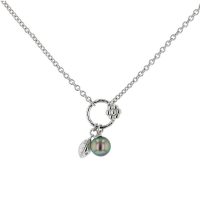 Tahitian Pearl vermeil Jewelry Earrings Boucle d’oreille de perle de tahiti bijoux vermeil, fleur argent, perle de Tahiti, bijou argent, leaf charm, silver charm, flower necklace, tahitian, pearl necklace, silver pearl necklace, silver necklace, perle, collier argent, perles de tahiti, Silver Circle and Leaf Charm Necklace