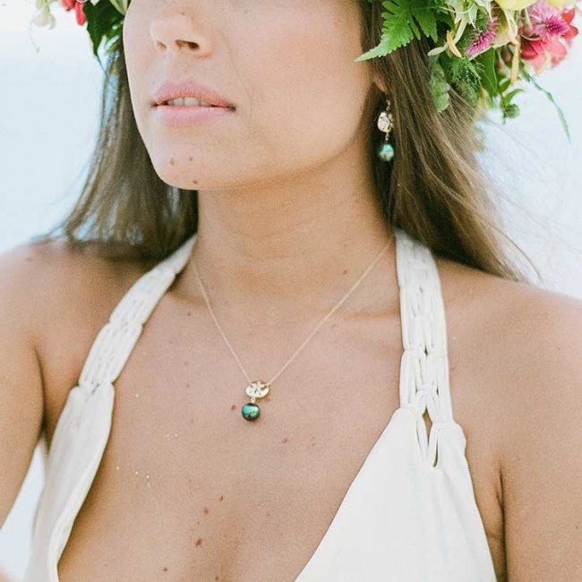 Sand Dollar & Pearl Necklace, Diamonds, Yellow Gold, Necklace, Tahitian Pearl, Hinerava, perles de tahiti